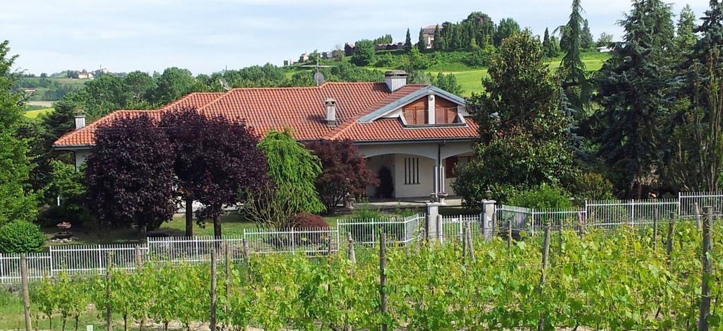 B&B Vigneto Pardom Montiglio Eksteriør billede